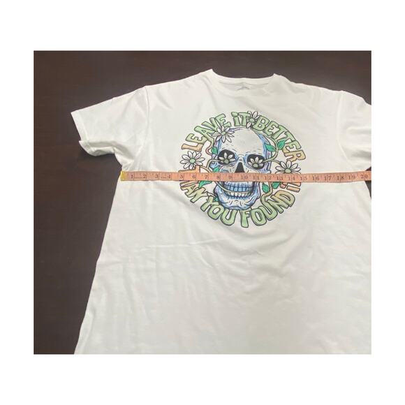 DOM Leave It Better Than You Found It Skull Daisy Graphic Tee White Shirt Large - Picture 6 of 6